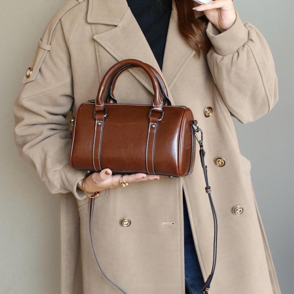 Women's Boston Bag Fashion Shoulder Bag Large Capacity Leather Handbag