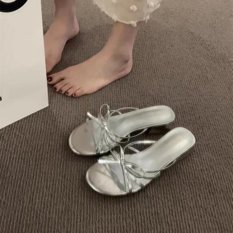 Женские тапочки с бантом на ремне, летняя новая модная обувь 2024 года для женщин, открытые тапочки на толстом каблуке, женские уличные тапочки Zapatillas Mujer