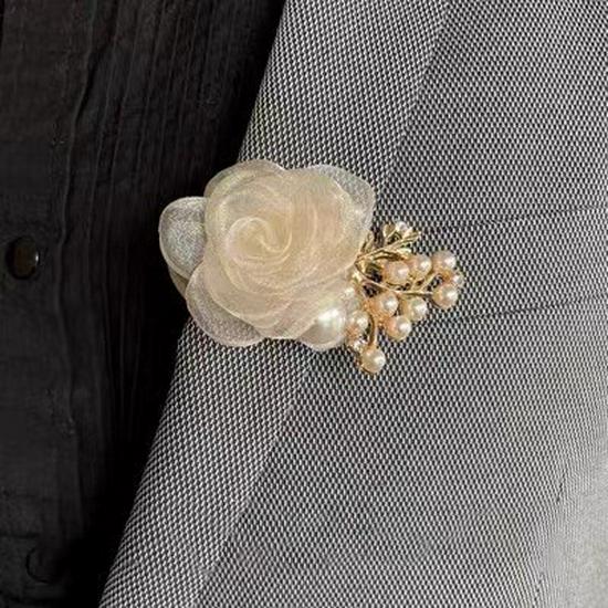 Elegant White Bridesmaid Corsage Bracelet - High-End Wedding Hand Flower