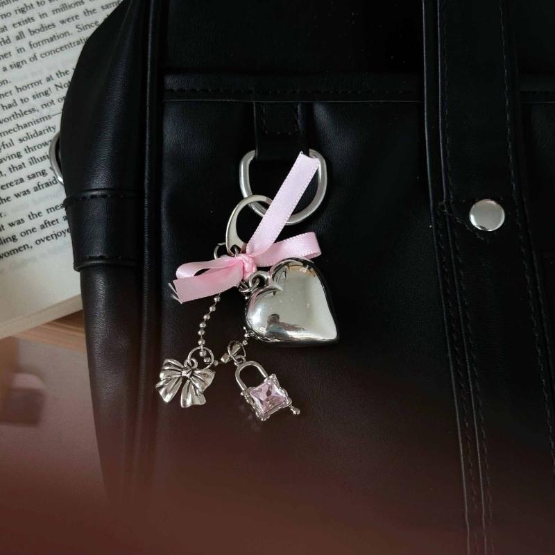 Delicate Heart Bag Pendant Elegant Heart Keyring Stylish Bowknot Pendant Charm Accessory for Bag and Key