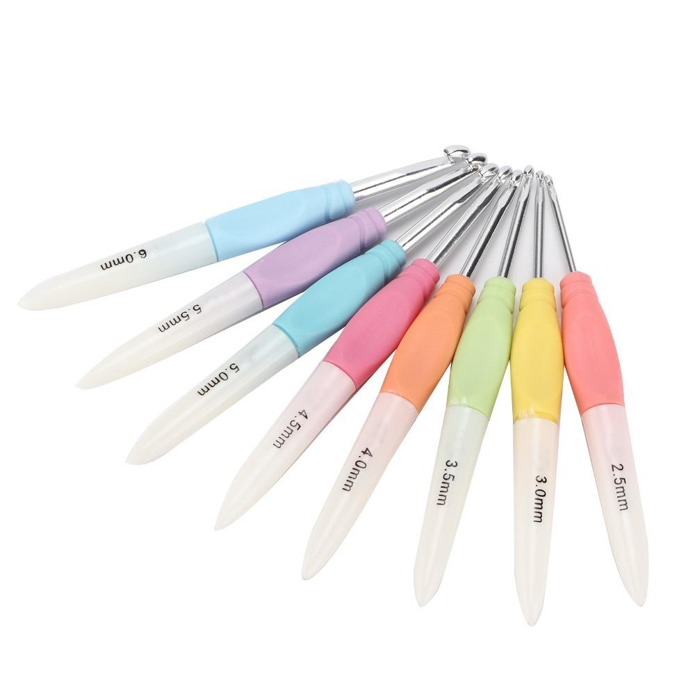 8Pcs Soft NonSlip Grip Crochet Hooks Set Plastic Crochet Hook Kit Knitting Needles Set Hair Styling