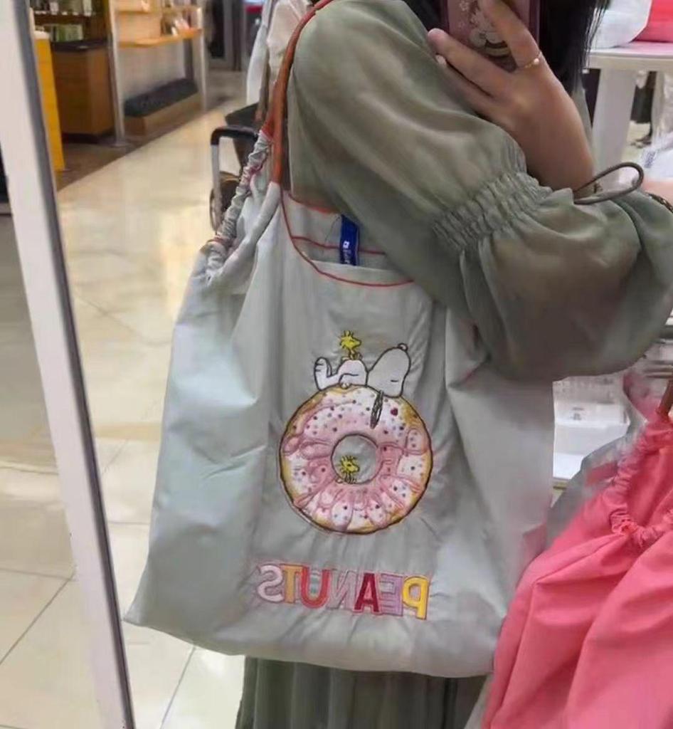 Женская вышитая нейлоновая водонепроницаемая сумка-тоут Snoopy Donut – сумка через плечо и на плечо