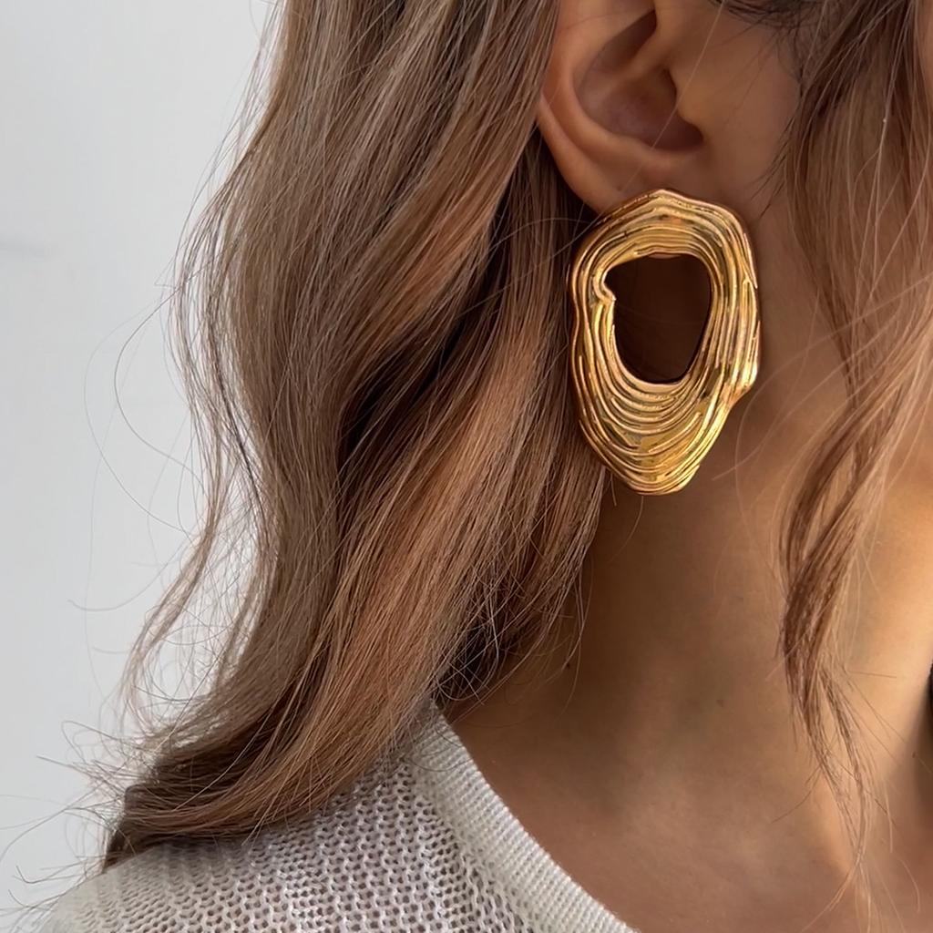 Fashion Metal Texture Glossy Stud Earrings Design Pleated Irregular Geometric Earrings