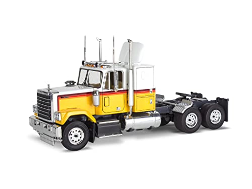 Америка Revell 1/32 Chevy Bison Седельный тягач Пластиковая модель 17471