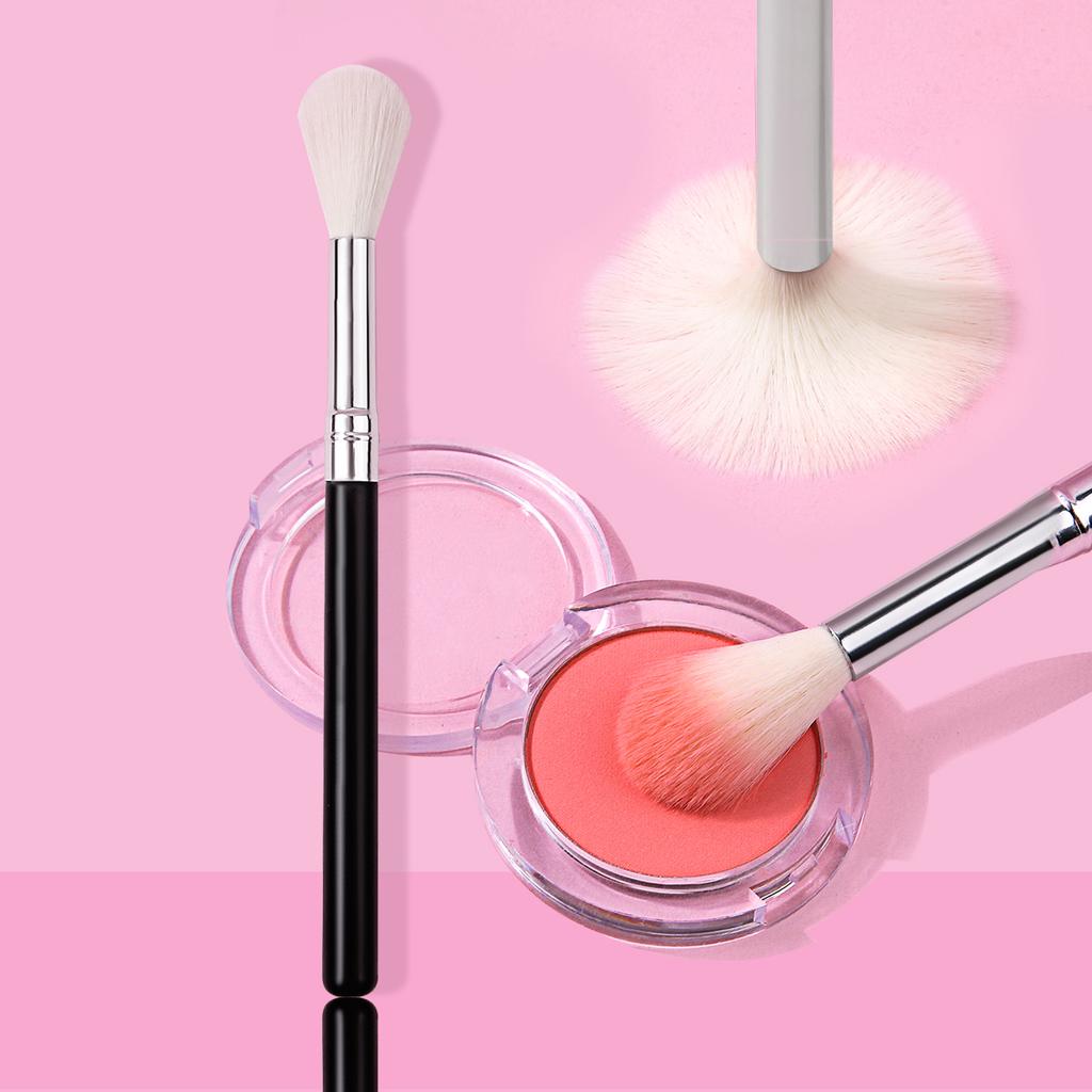 Single Small Flame Highlighter Brush Vegan Luxury Professional Makeup Brush Small Blush Brush Smudge Brush Nose Shadow Brush