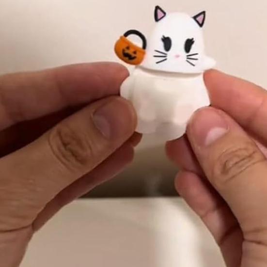 Halloween Ghost Phone Buddy Cute Stick-On Ghost Phone Topper Peel-and-Stick Mini Phone Figures Surprise Toy for All Phones Desk Decor