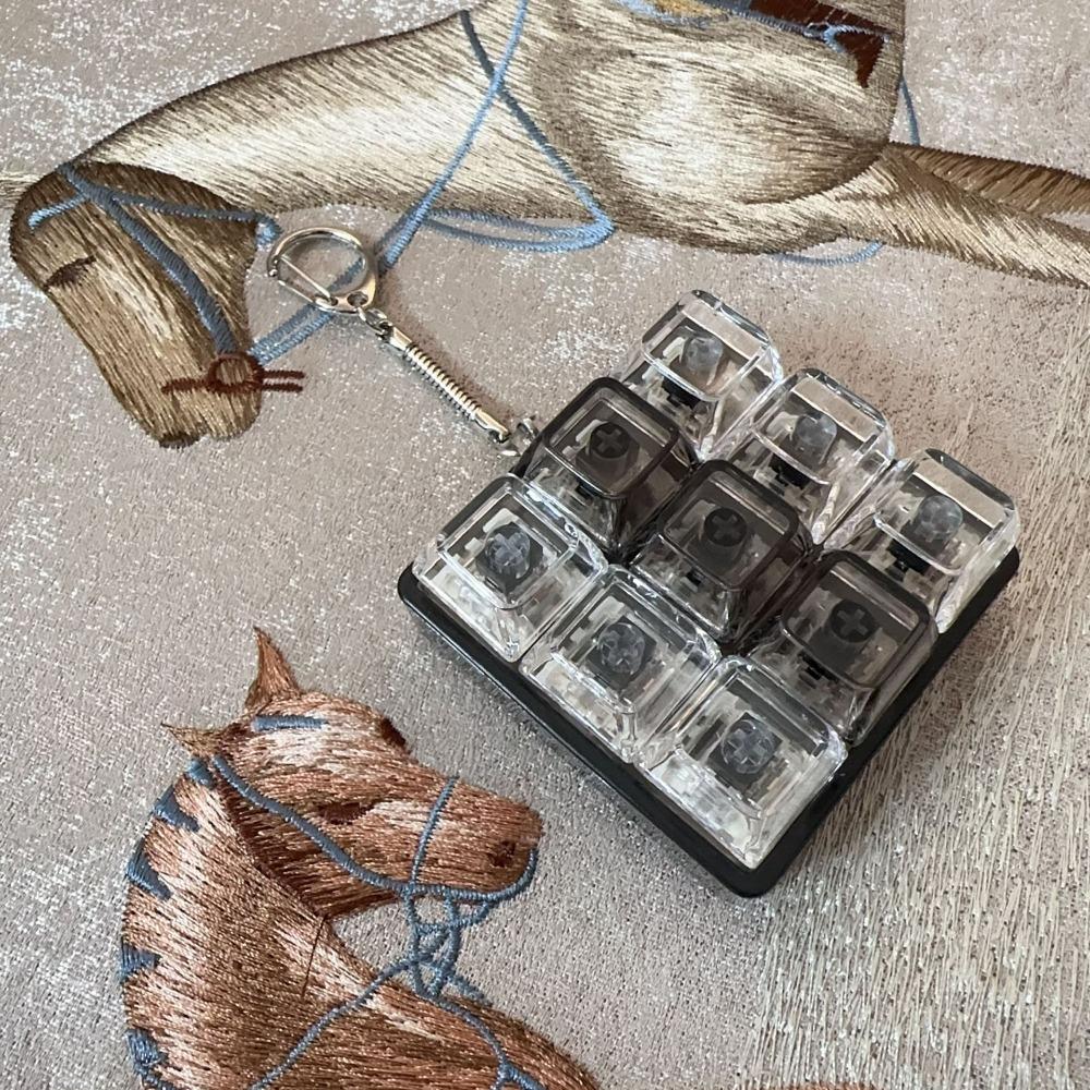 New DIY Keyboard Fidget Keychain Keys Button Relief Stress Clicker Toy Keycap 9Keys Finger Keyboard Cap Adult