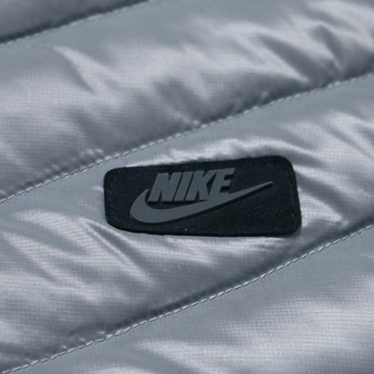 Nike Спортивная утепленная пуховая куртка с капюшоном Серая Мужская 693534-065