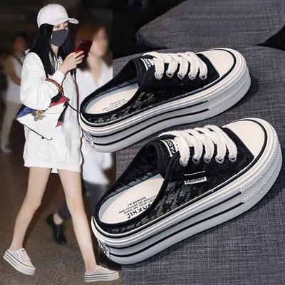 Холщовые тапочки на толстой подошве на шнуровке для женщин, которые носят летом 2025 года, новые модели - это ленивые туфли с закрытым носком на одной педали и белые полусабо.