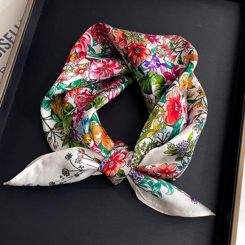 111 mulberry silk small square scarf spring, autumn and winter Korean silk scarf female cat baby scarf versatile 11cm tide