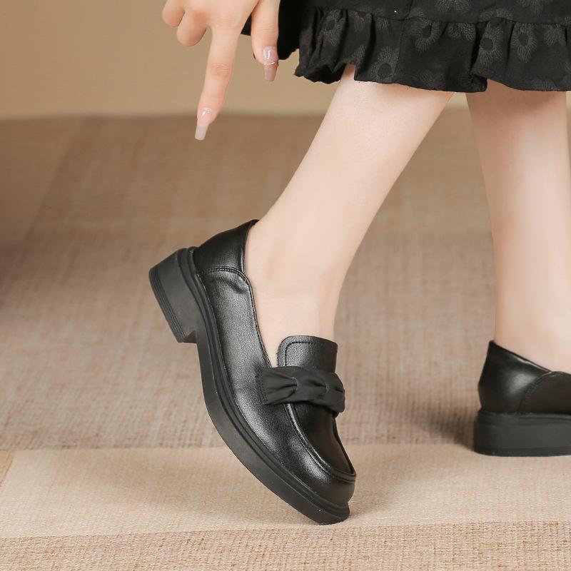 Женская обувь Yuexinwang из натуральной кожи на плоской подошве Huizhou, виноградные мокасины той же расцветки, весенние новые универсальные туфли с круглым носком из кожи