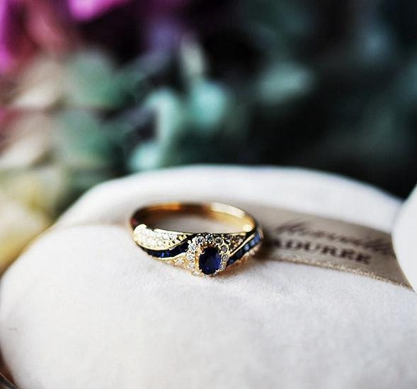 Stylish Alloy Ladies' Ring with Micro-Inlaid Sapphire Zircon