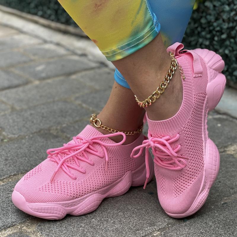 Женская спортивная обувь с нескользящей эластичной сетчатой подошвой для бега, дышащая износостойкая обувь для альпинизма и тенниса 2024 года, черная танкетка