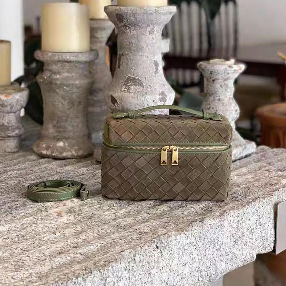 2025 Новая модель через границу Маленькая квадратная сумка из коровьей кожи Женский изысканный кошелек для монет Ручная модная женская сумка Универсальное украшение Маленькая сумка