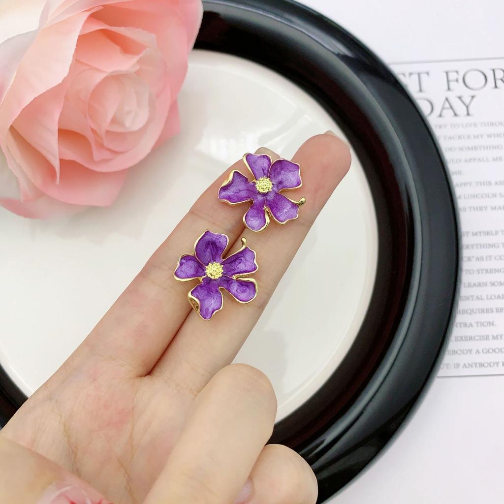 Sweet Flower Stud Earrings for Women Purple Enamel Oil Curled Petals Stud Earrings Wedding Party Trendy Cute Jewelry Girls Gift