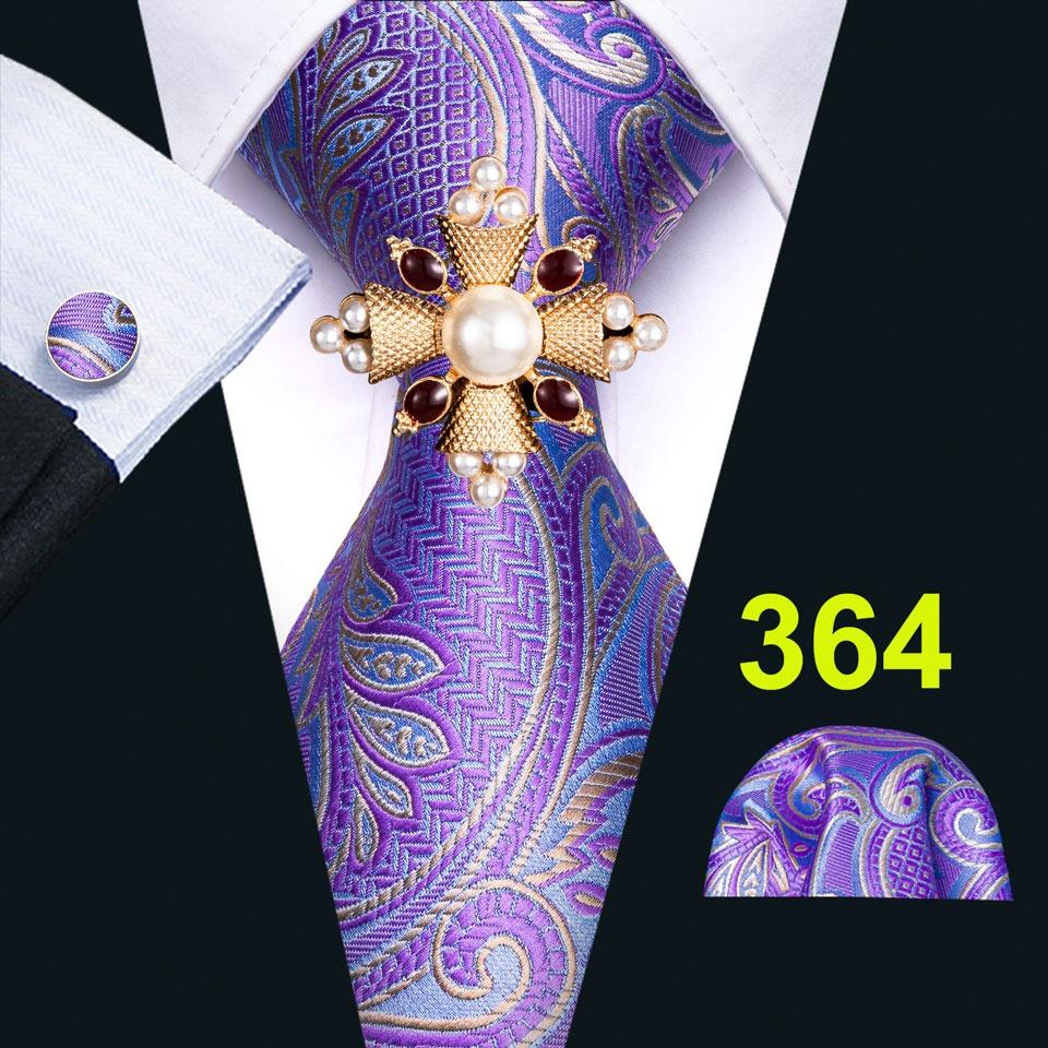 Комплект для мужчин: галстук, брошь и карманный платок