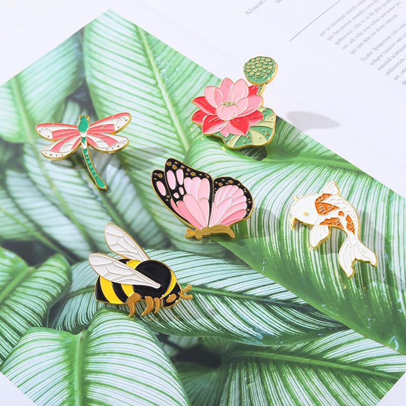 Unique Cartoon Animal Pins With Elegant Metal Badges For Stylish Outfits