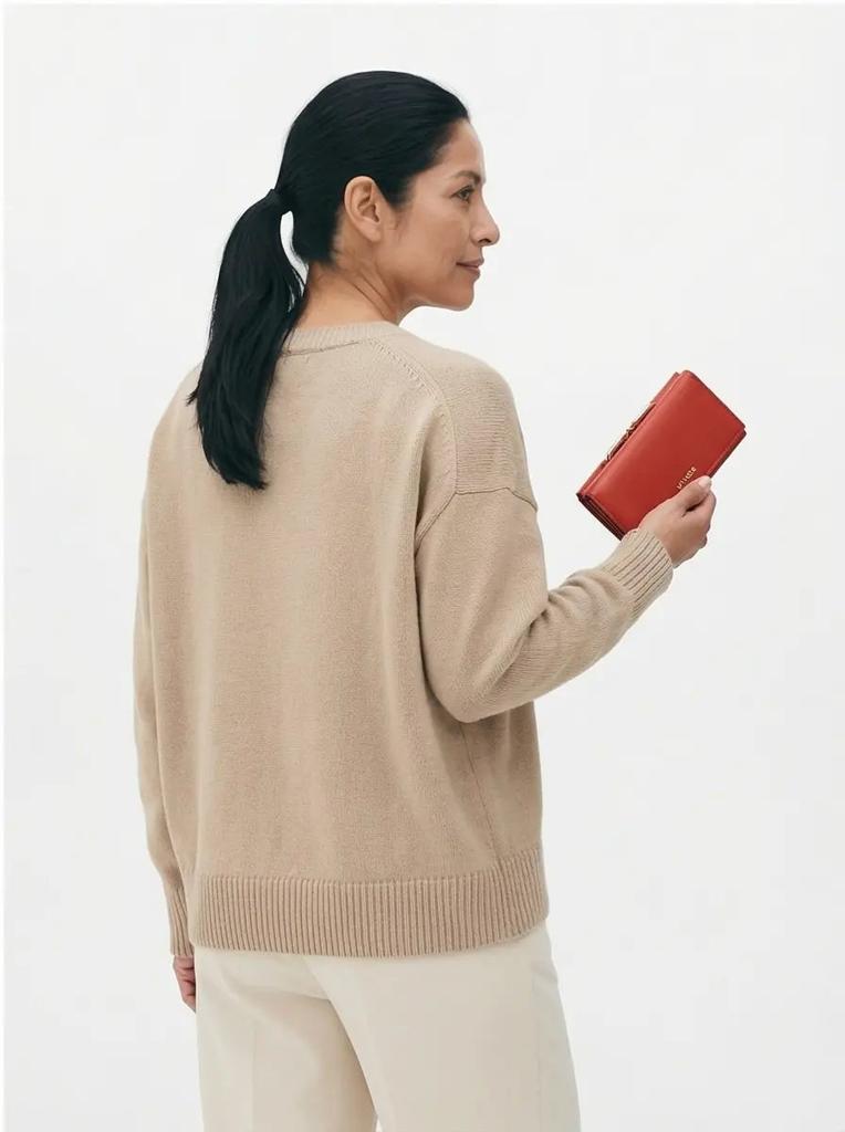 Women' Leather Wallet Wings with RFID Protection and a Roomy Interior Red