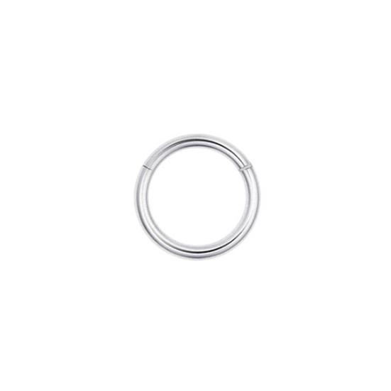 Пирсинг в виде кольца на нос