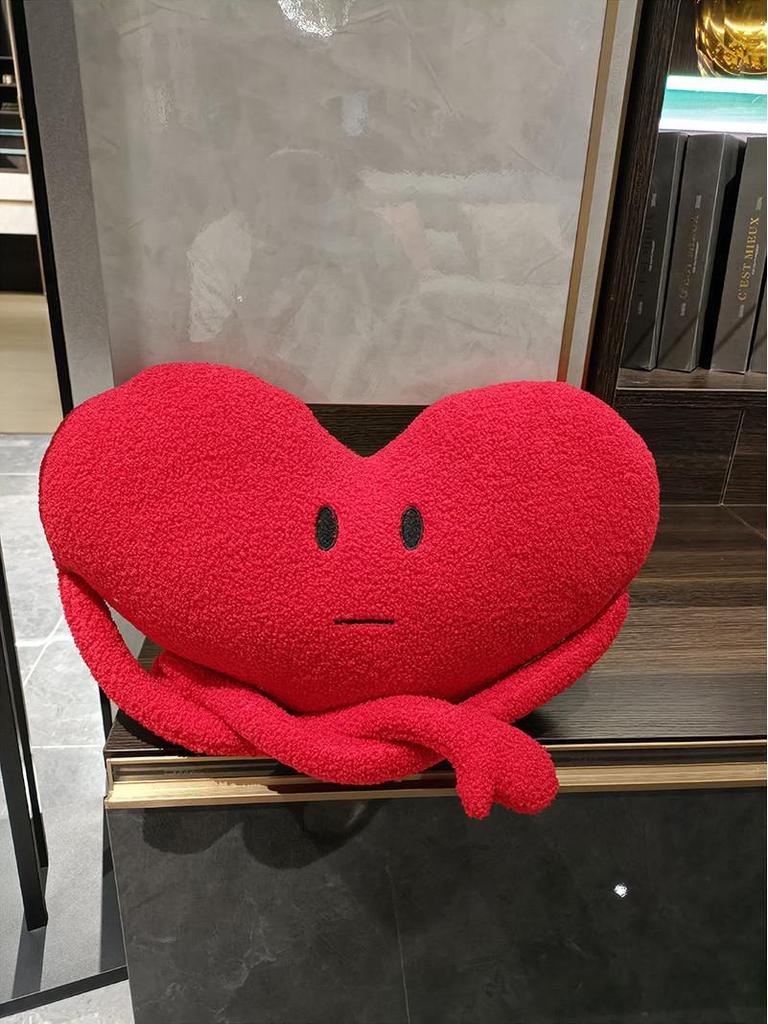 Мягкая игрушка-подушка в форме красного сердца: Уютная подушка для дивана и подарок на день рождения