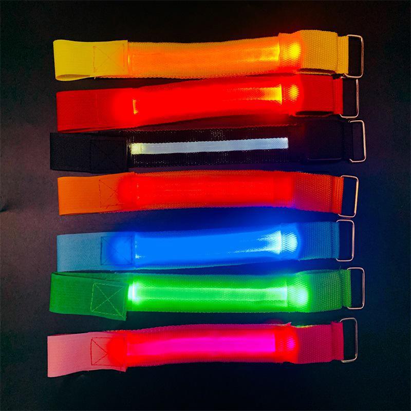 Светодиодная светоотражающая повязка на руку: Спортивный браслет с зарядкой через USB для бега в ночное время, езды на велосипеде, сигнальный фонарь с сетчатым дизайном.