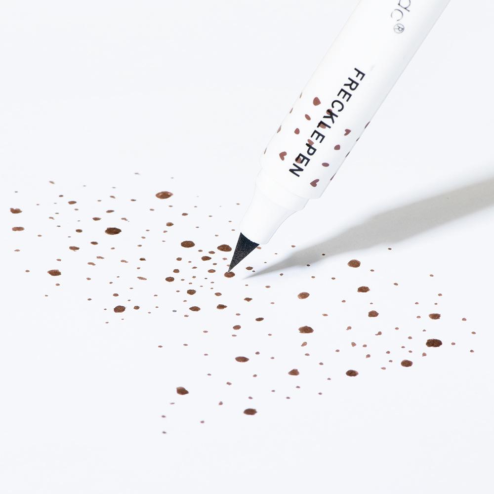 IBCCCNDC Ручка с естественной имитацией веснушек, цветопередача, водонепроницаемость, легко окрашивается, не снимает макияж, ручка для макияжа с веснушками для лица