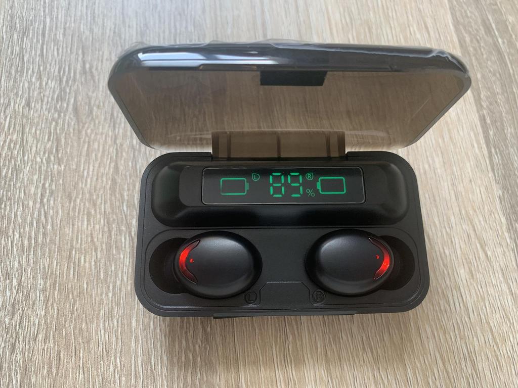 Гарнитура F9 Smiley Face TWS Bluetooth — модель M10, длительное время работы от батареи и высокая мощность