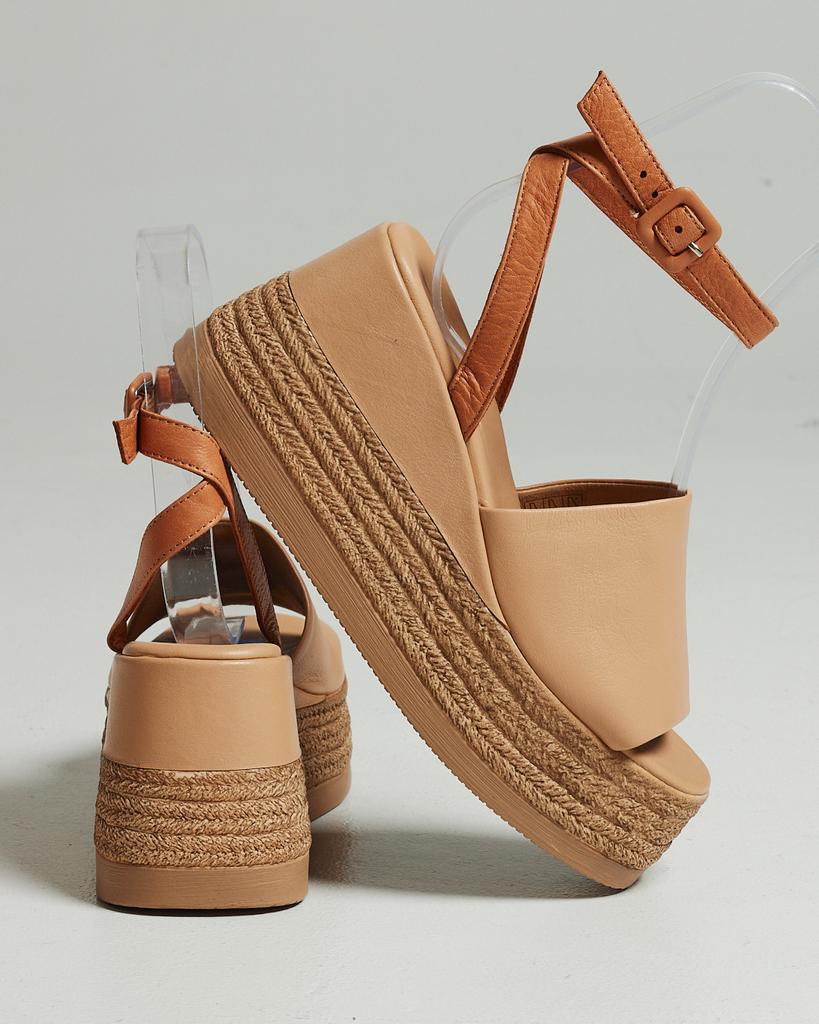 Босоножки на танкетке Guero 9810 36 бежевые кожа