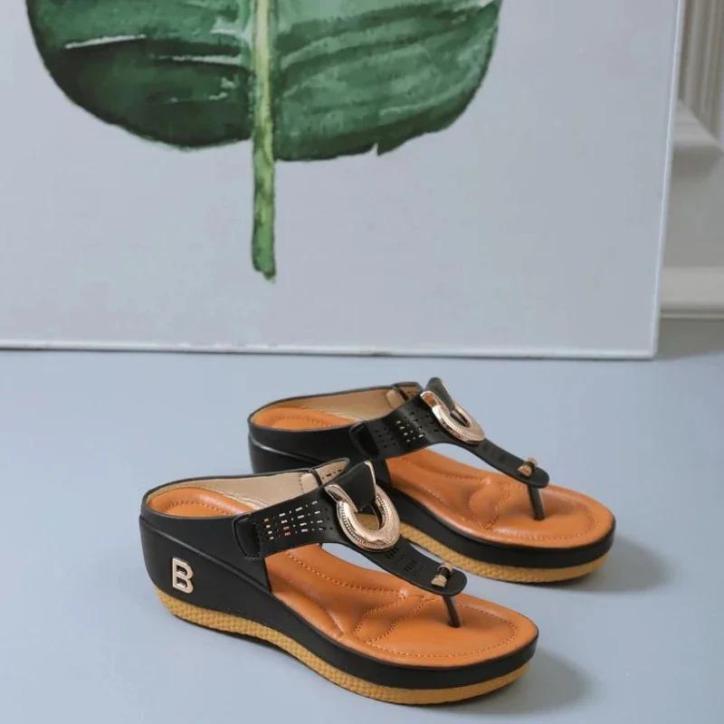 Модные летние сандалии женские 2025 большого размера сандалии на платформе танкетке шлепанцы обувь удобные тапочки женские нескользящие открытые пантуфли