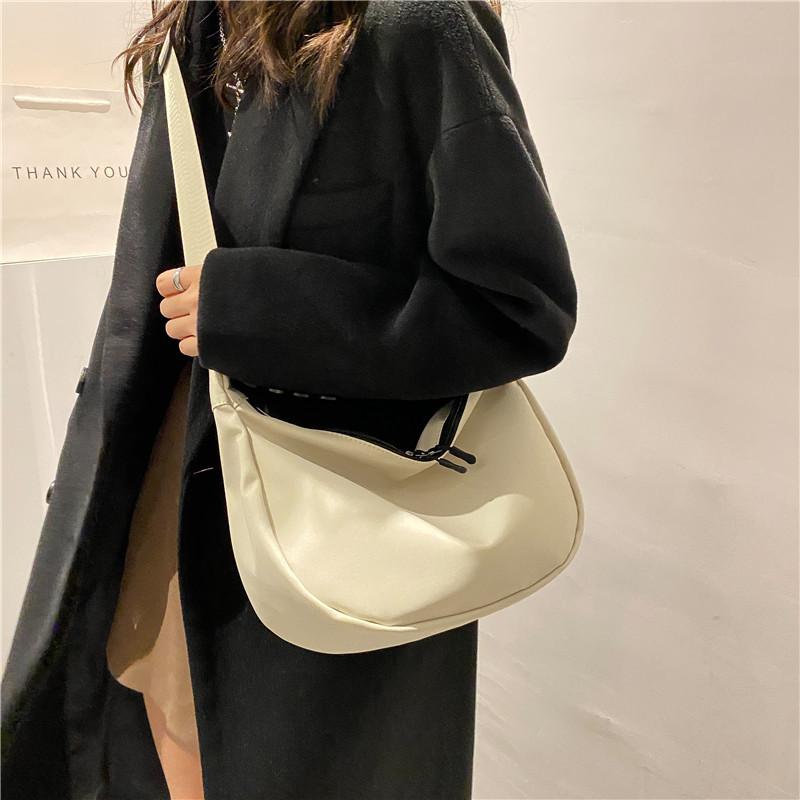 Bag Women's 2024 New Spring and Summer Tide Korean Version Large-capacity Messenger Bag Casual and Lightweight Oxford Cloth Simple Dumpling Bag