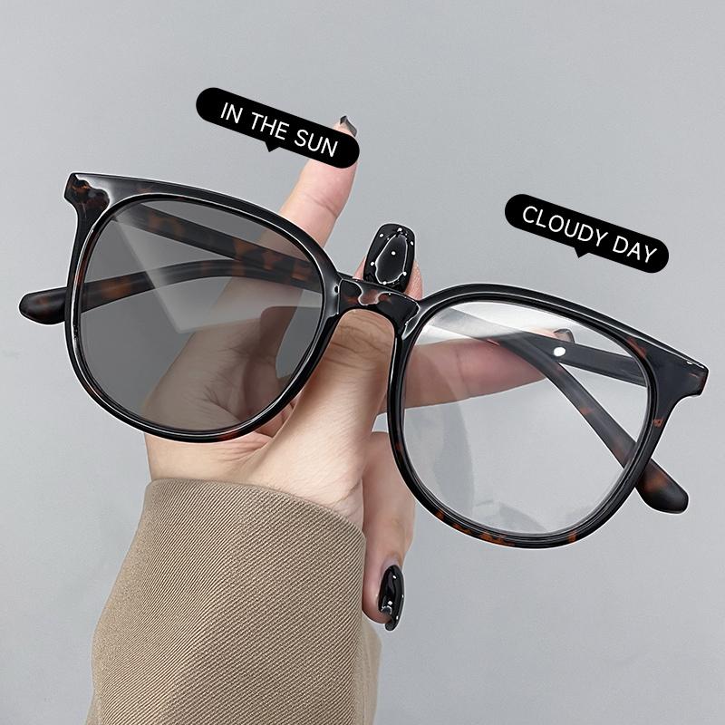 Vintage Square Photochromic Sunglasses for Men Women UV400 Retro Oversized Sun Glasses Fashion Accessories