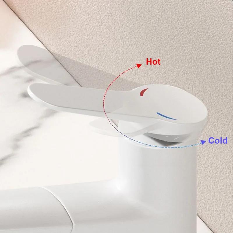 Латунный Смеситель для Умывальника в Ванной Выдвижной Смеситель для Кухонной Мойки Горячая и Холодная Вода Смеситель для Кухонной Мойки Аксессуары для Ванной