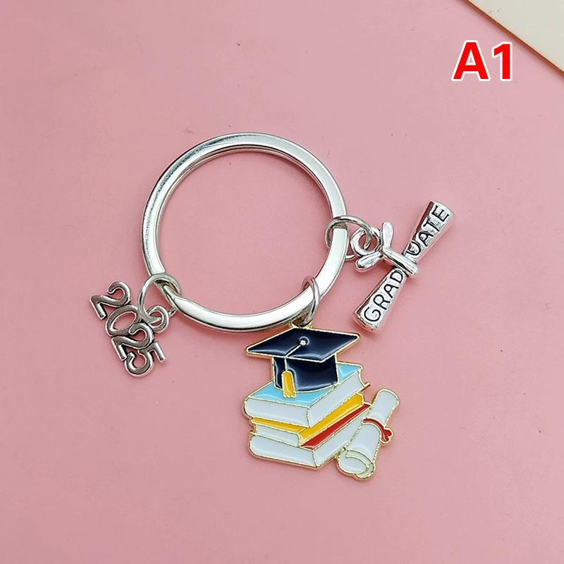 10 шт. 2025 Выпускная мантия, шапочка, брелок-кольцо, студенческие женские украшения, персонализированные аксессуары, подвеска, памятные подарки