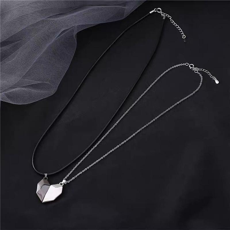 2Pcs Love Magnetic Versatile Couple Necklace Pendant Simple Wishing Stone Heart Ins Clavicle Chain Jewelry