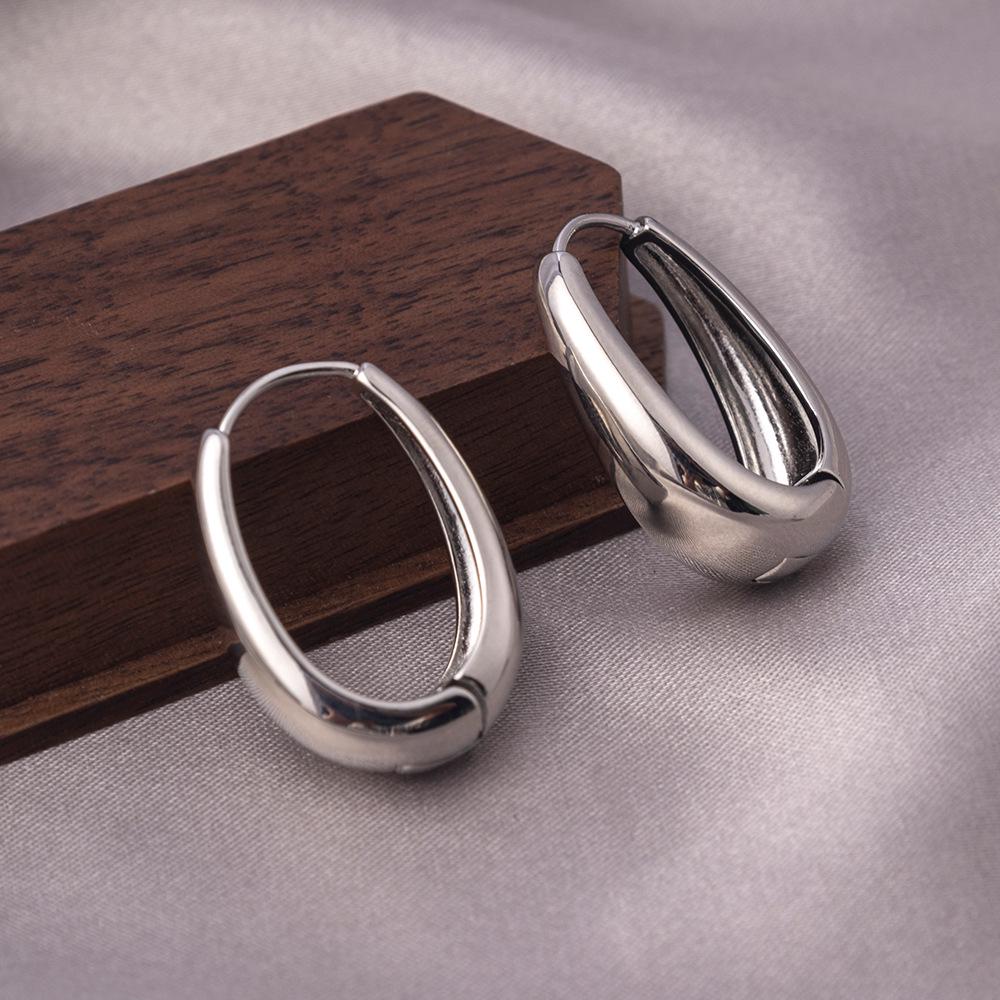 Серьги-иглы из серебра 925 пробы: Легкая роскошь, высококлассные пусеты и универсальный нишевый дизайн в виде колец для работы и стиля