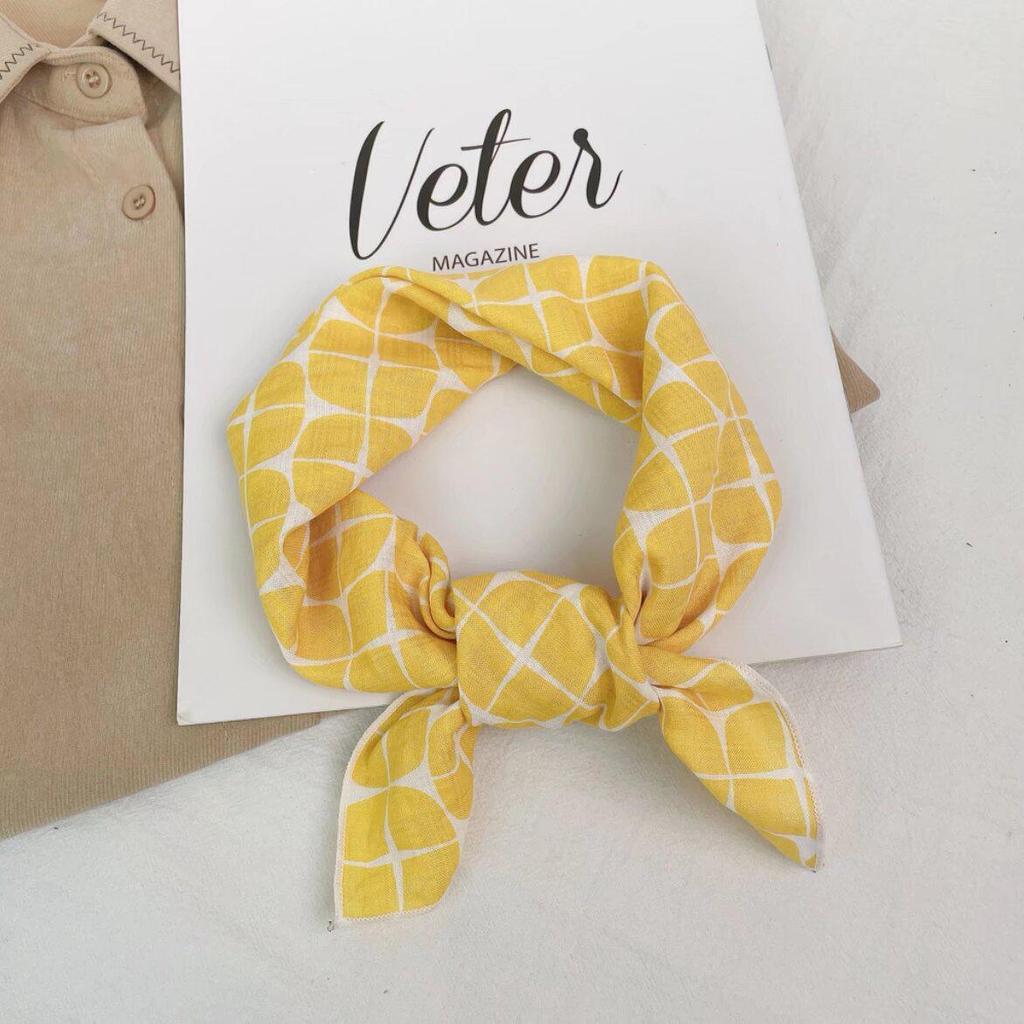 Retro Green Floral Small Silk Scarf - Korean Style Women's Versatile Autumn/Spring Accessory, Thin Square for Neck or Headband