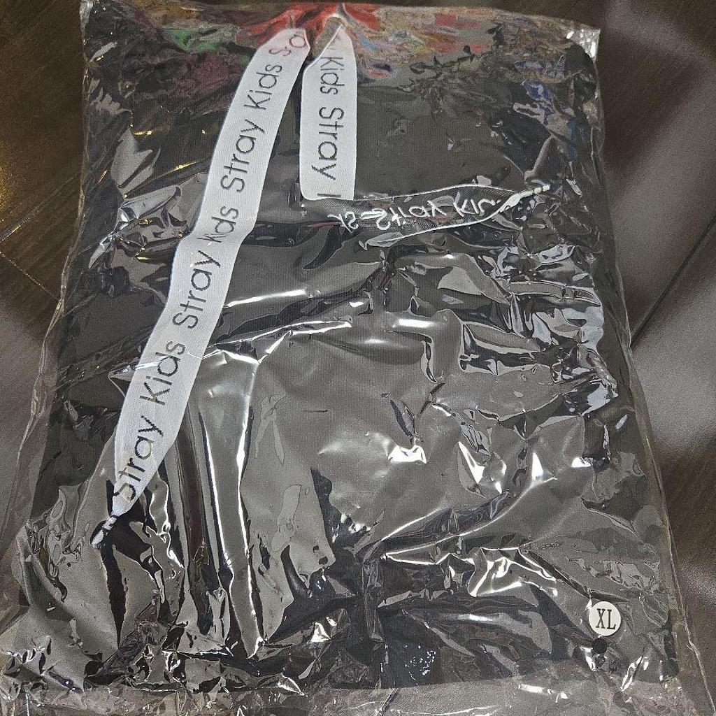 [Б/У] Памятное худи Stray Kids