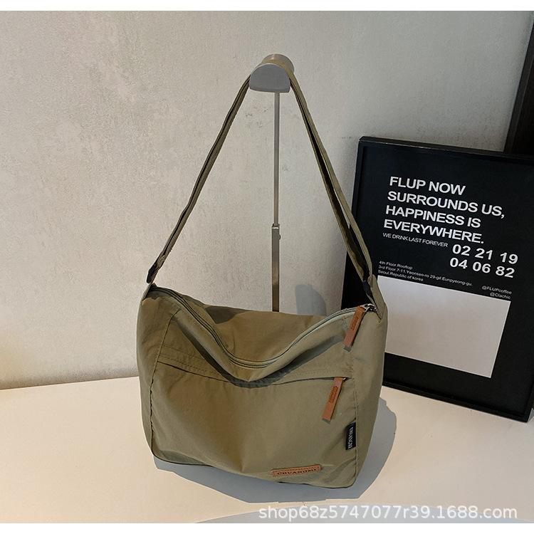 2025 New Nylon Bag Women's Premium Portable Large-capacity Simple Tote Fashion Shoulder Messenger Bag College Student