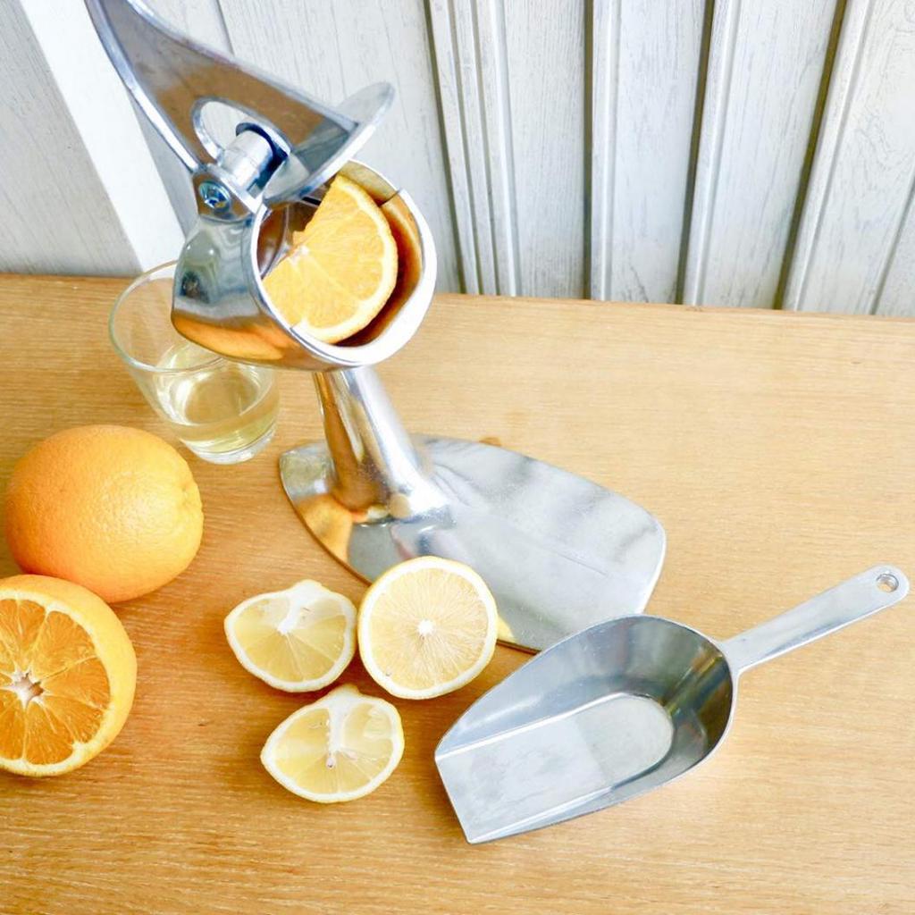 Stainless Steel Manual Fruit Squeezer Lemon Orange Press Juicer Kitchen Gadget