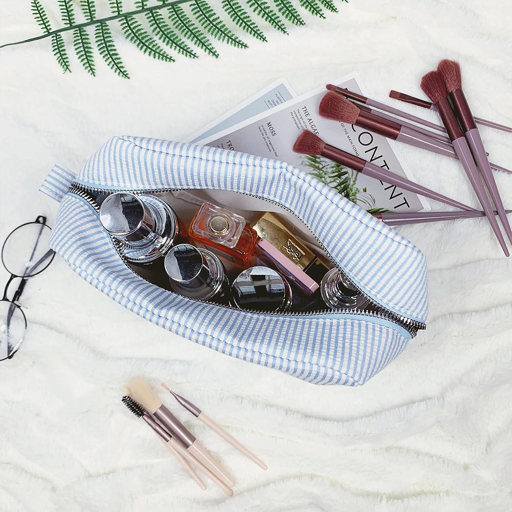 Полосатая косметичка из сирсакера - Дорожный несессер в индийском стиле
