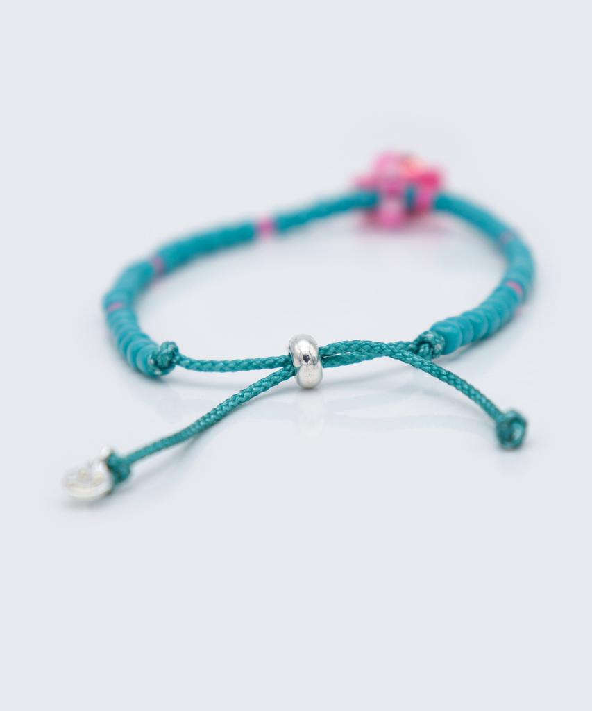 Браслет Bonbeau из бусин Swarovski цвета камня-сердца Узелковый браслет Bonbeau из бусин Swarovski цвета камня-сердца