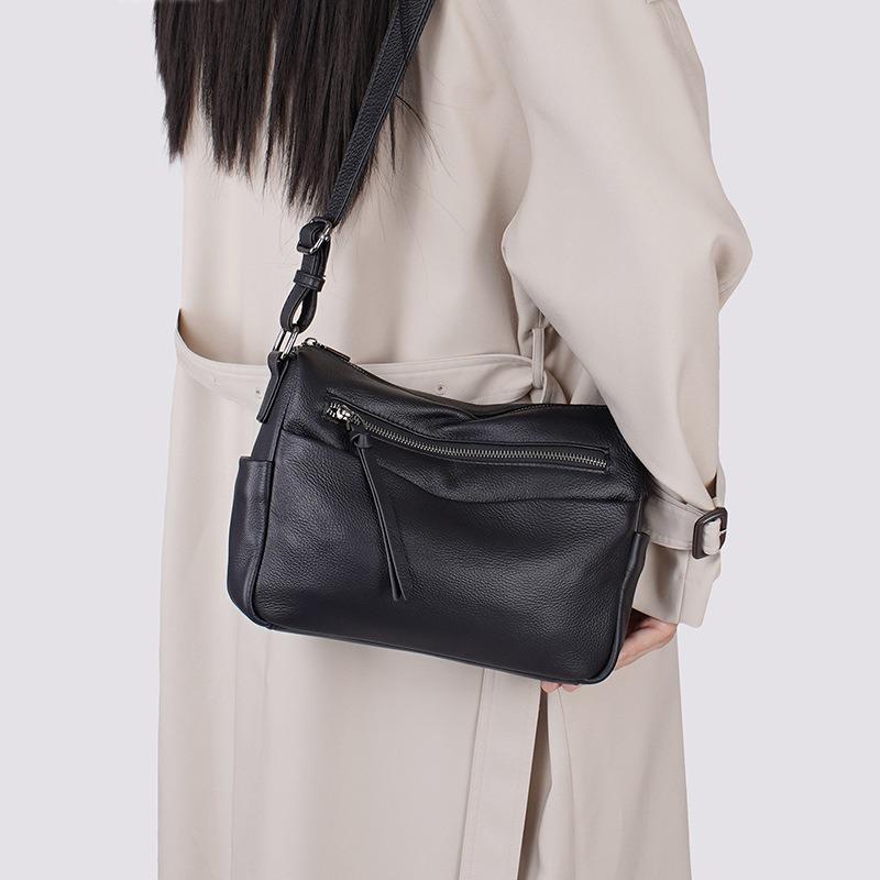 Leather Messenger Bag Large Capacity Multi-layer Practical and Simple New Commuter Shoulder Messenger Bag