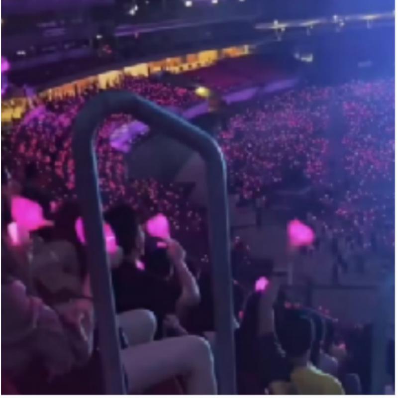 Светящаяся палочка в форме сердца: Светящаяся палочка для чирлидинга Star & Peach с логотипом на заказ.