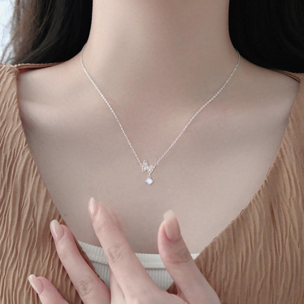 New Butterfly Necklace, Women's Inlaid Pendant Necklace, Women's Light Luxury, Niche, High-end Collarbone Chain