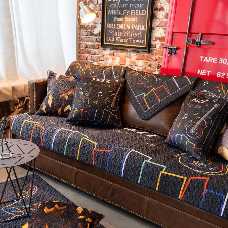 Темная устойчивая к пятнам диванная подушка в стиле панк Осень и зима Теплый свет Роскошная современная плюшевая подушка Нескользящий чехол для дивана для гостиной