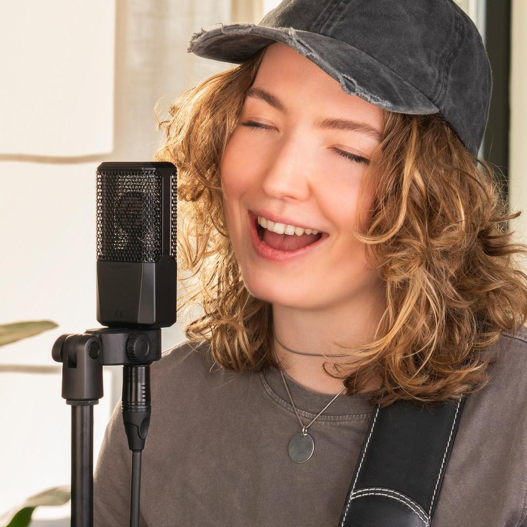 LCT 240Pro Vocal Set Black Condenser Microphone Large Diaphragm Unidirectional Vocal Instrument Recording Distribution Pop Filter Included