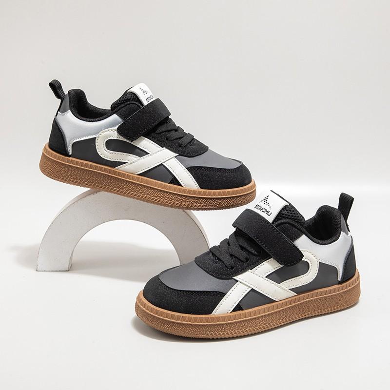 Kids Sports Shoes Boys Girls Lightweight Breathable Casual Sneakers Soft Sole Student White