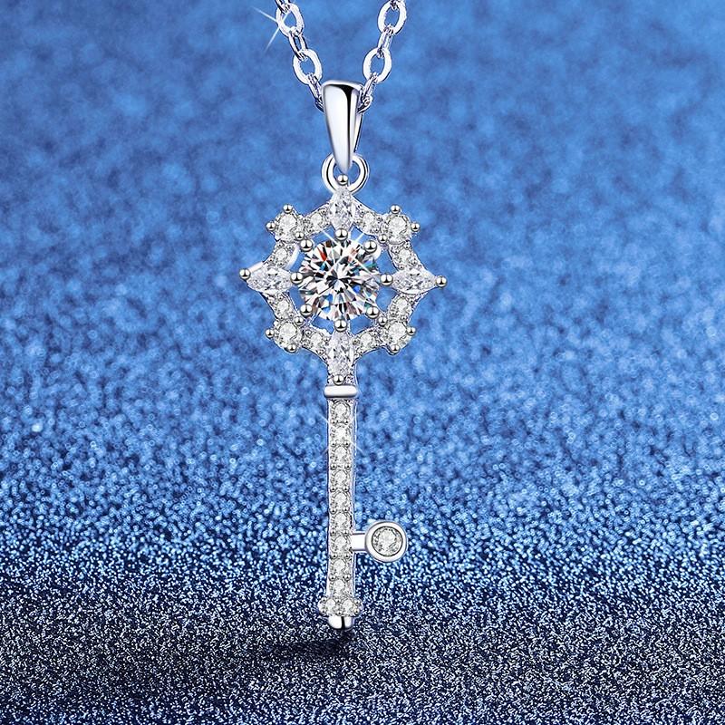 Moissanite Pendant Necklace 1ct 8-Pointed Star Key Jewelry Women