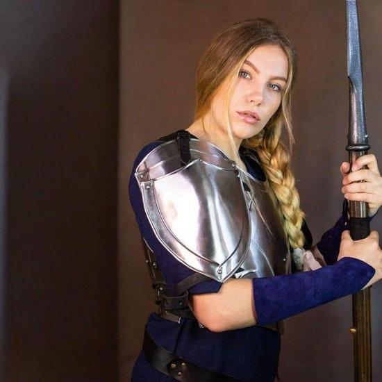 Women’s Medieval Steel Armor Set Warrior Chestplate  Spaulders Battle-Ready Fantasy Cosplay Costume