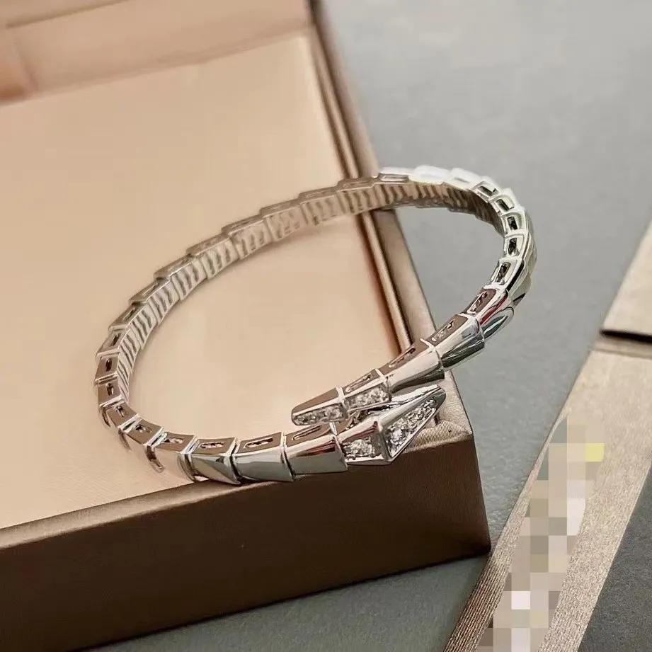 Открытый браслет 'Кость змеи' с головой и хвостом, легкая роскошь, змеиная голова, эластичный, штабелируемый браслет